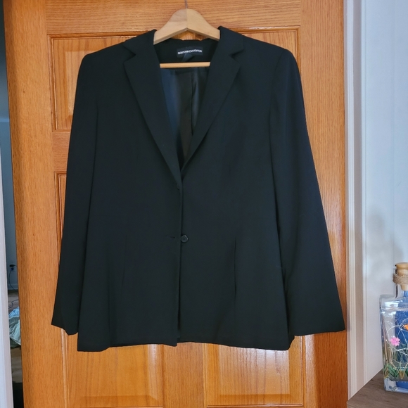 NORTON McNAUGHTON Black Suit Blazer with 2 Buttons and Pockets - Picture 3 of 7